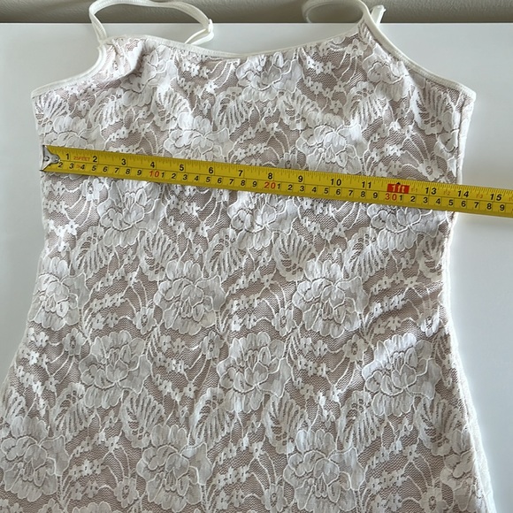 Express Lace Cami with Built-in Bra - Picture 4 of 4